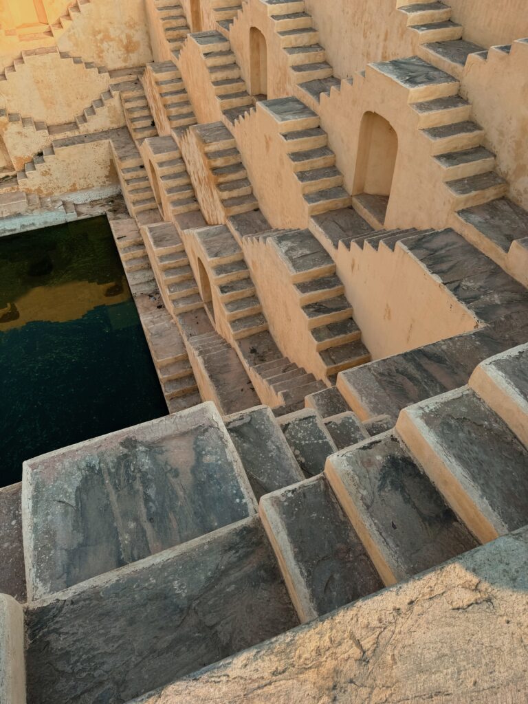 Panna Meena ka Kund